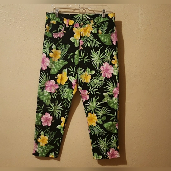 Lauren Ralph Lauren Pants - EUC Ralph Lauren Floral Cropped Pants - Black, Yellow, Pink, Green, Size 14
